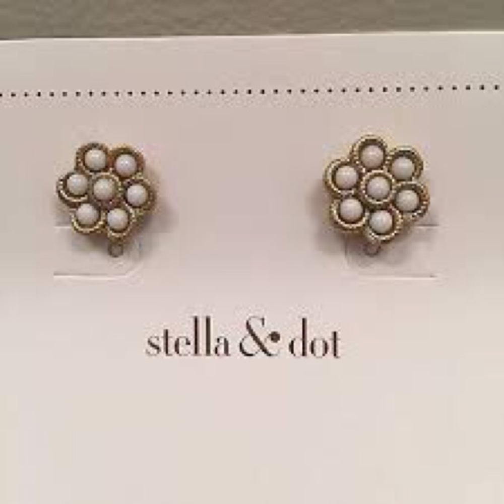 Stella and dot white and gold paradise studs